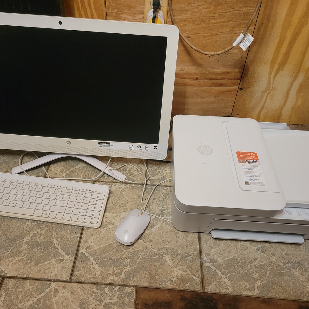HP White All-in-One Desktop with Printer